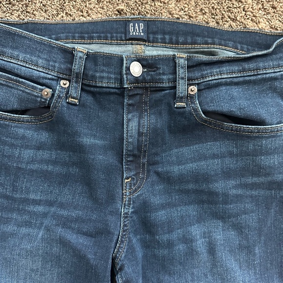 Gap women’s classic straight dark wash size 12/31 - Picture 2 of 4